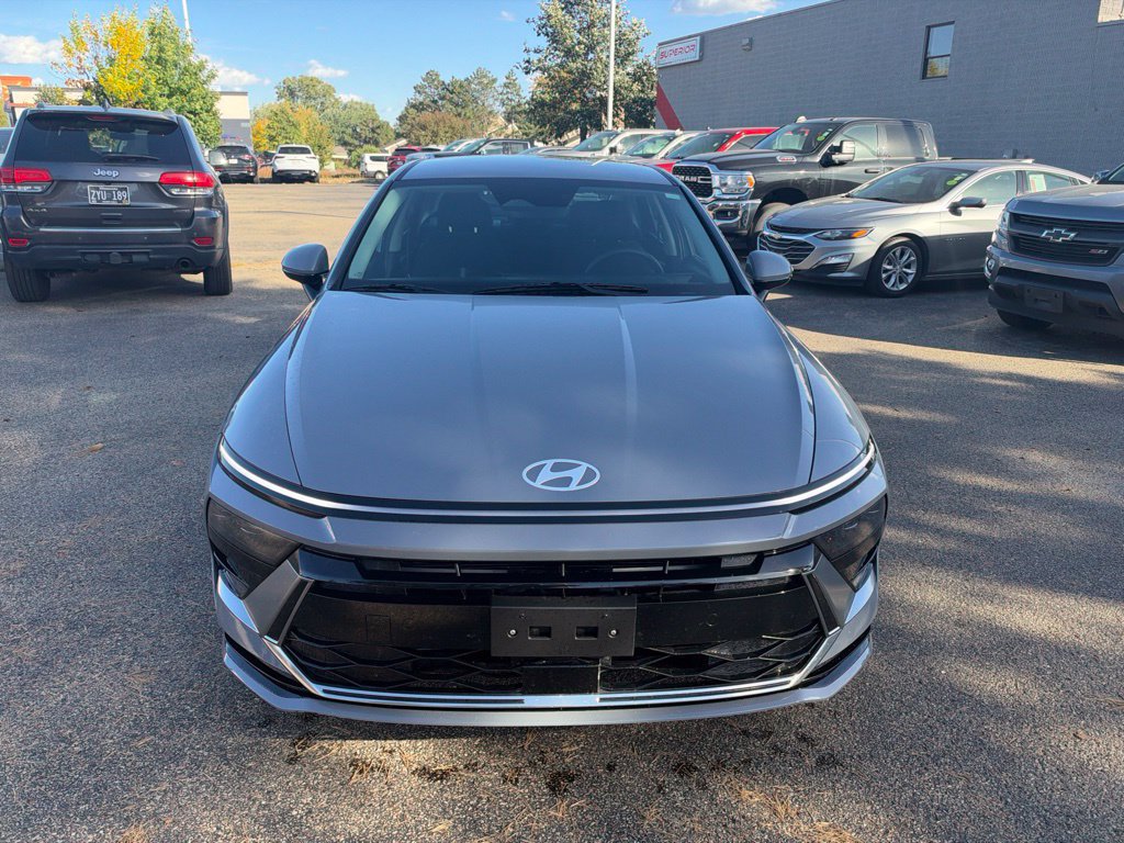 Used 2024 Hyundai Sonata SEL FWD image 2