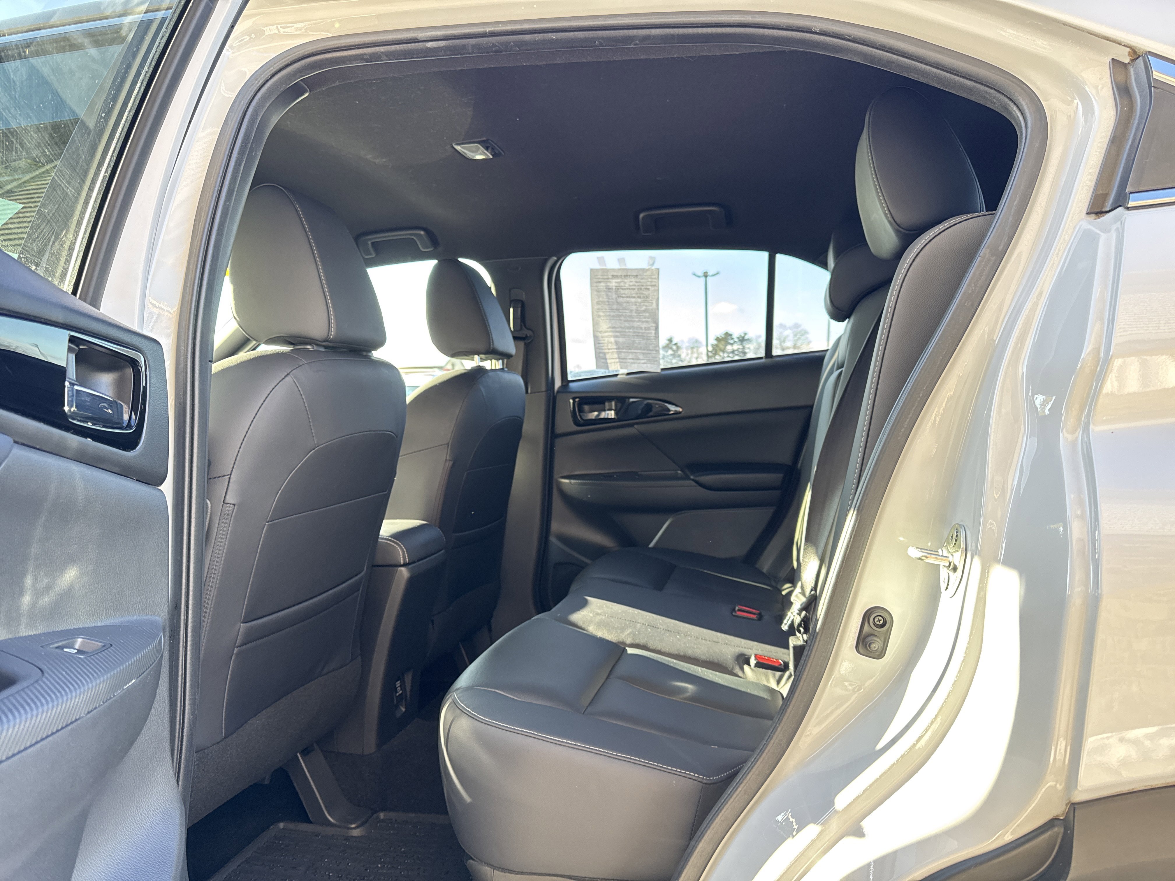 Used 2022 Mitsubishi Eclipse Cross AWD image 10