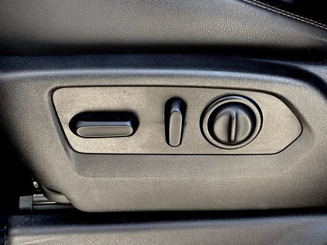 Used 2021 GMC Sierra 2500 AT4 w/ AT4 Premium Plus Package image 13