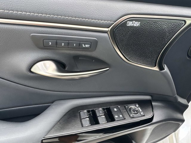 Used 2022 Lexus ES 350 Ultra Luxury image 11
