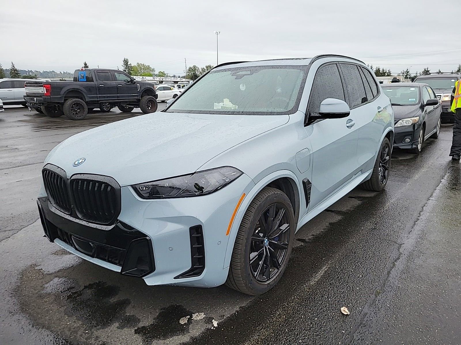 Used 2024 BMW X5 xDrive50e w/ Executive Package image 2