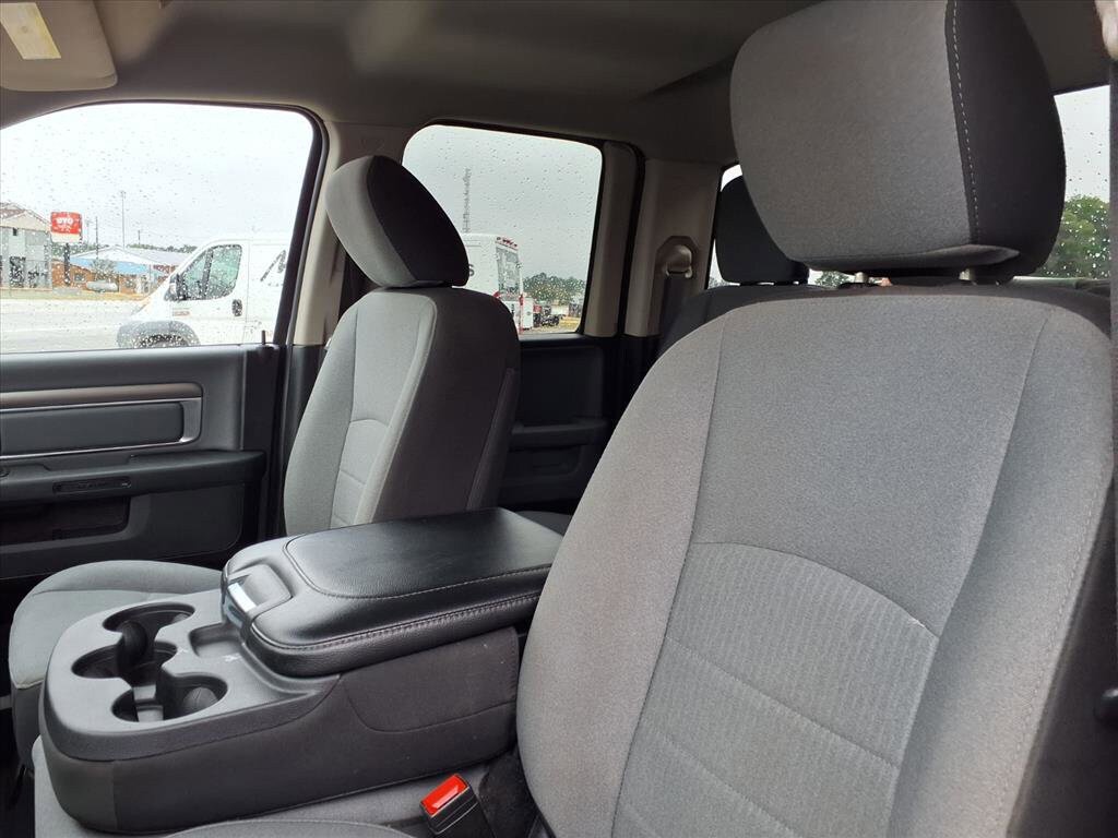 Used 2024 RAM 1500 Classic SLT AWD/4WD image 16