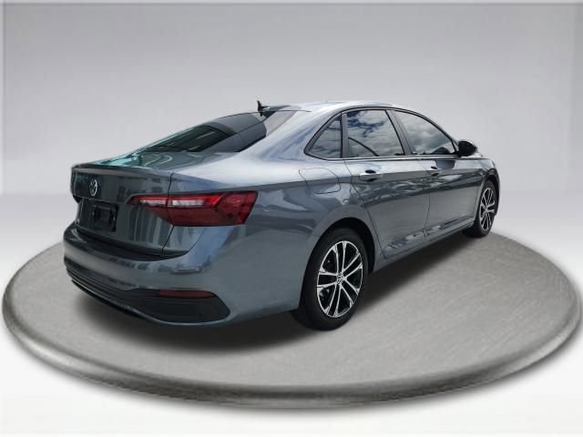 Used 2024 Volkswagen Jetta Sport image 8