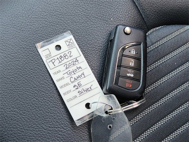 Used 2024 Toyota Camry SE image 31