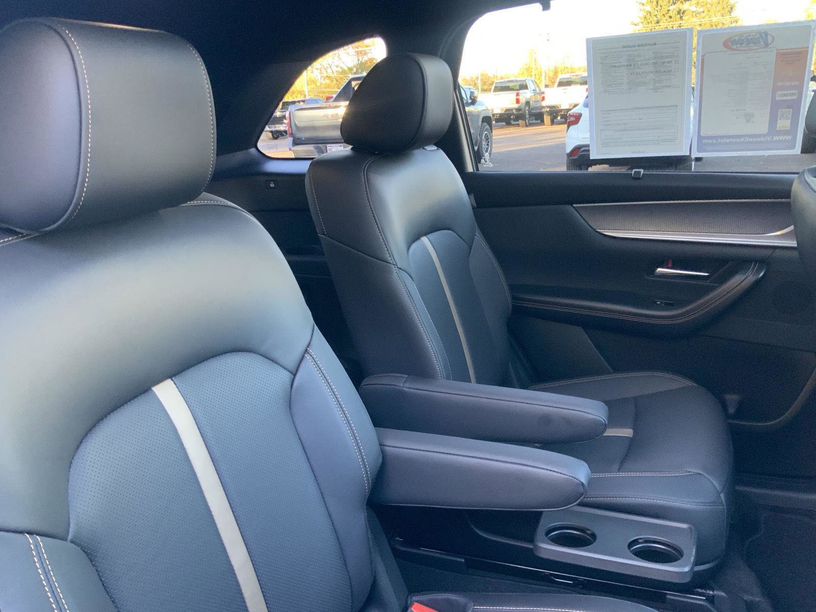 Used 2024 MAZDA CX-90 3.3 Turbo w/ Premium Plus Pkg image 14