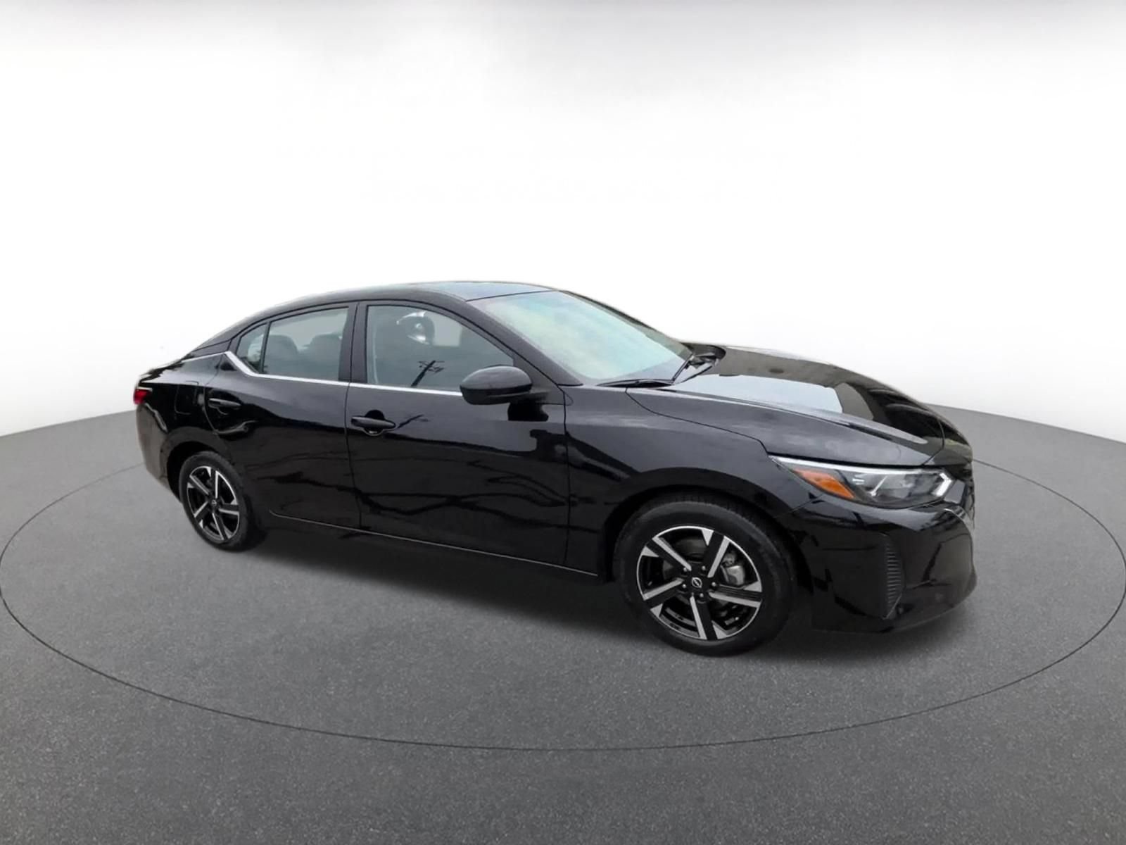 Used 2025 Nissan Sentra SV FWD image 2