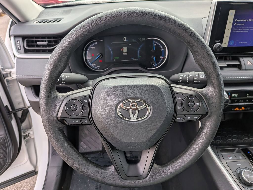 Used 2025 Toyota RAV4 XLE image 20