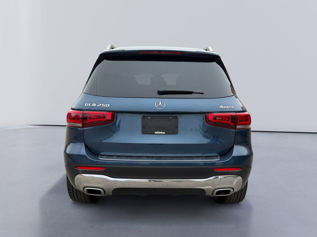 Used 2021 Mercedes-Benz GLB 250 4MATIC video 4