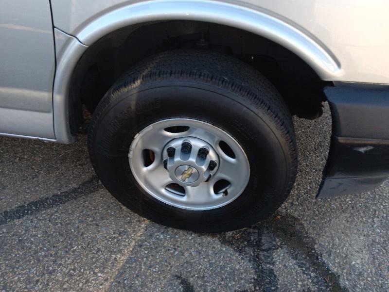 Used 2020 Chevrolet Express 3500 w/ Driver Convenience Package image 41