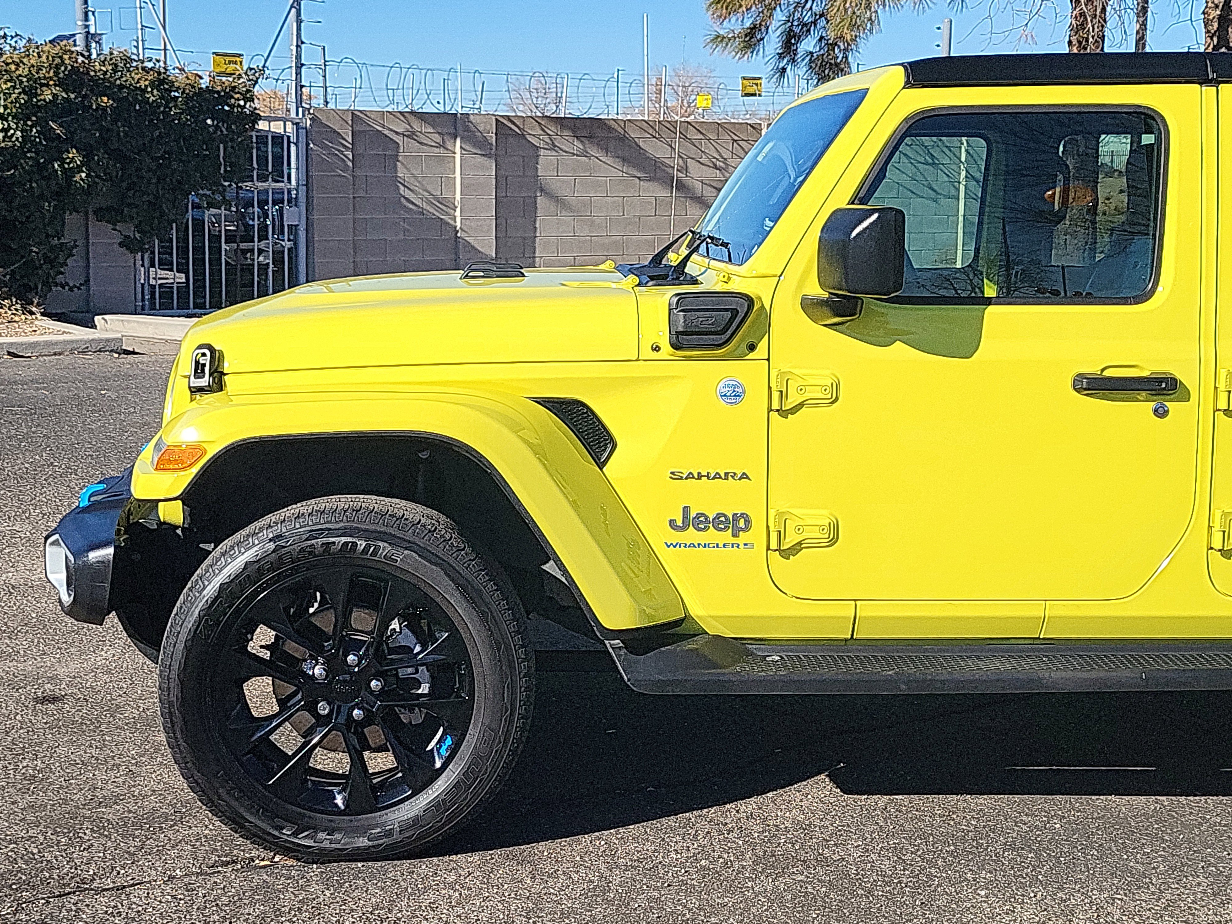 Used 2023 Jeep Wrangler Unlimited Sahara w/ Cold Weather Group image 2