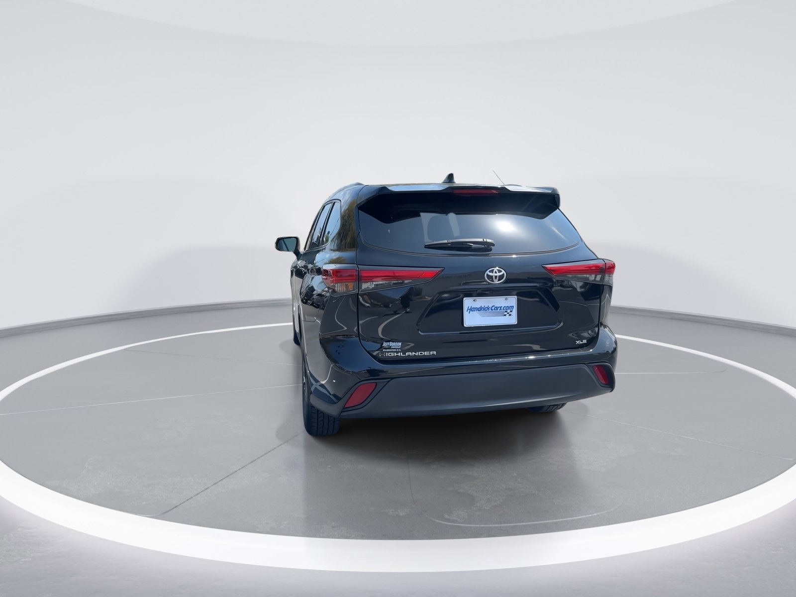 Used 2022 Toyota Highlander XLE image 8