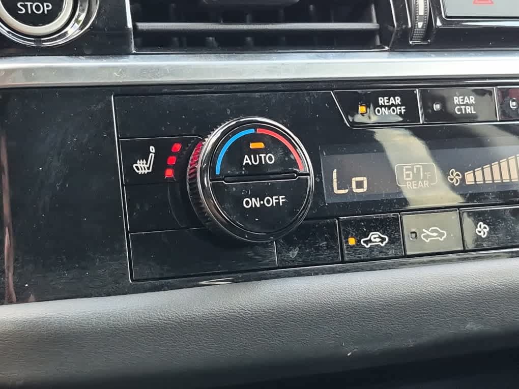 Used 2023 Nissan Pathfinder SV AWD/4WD image 17