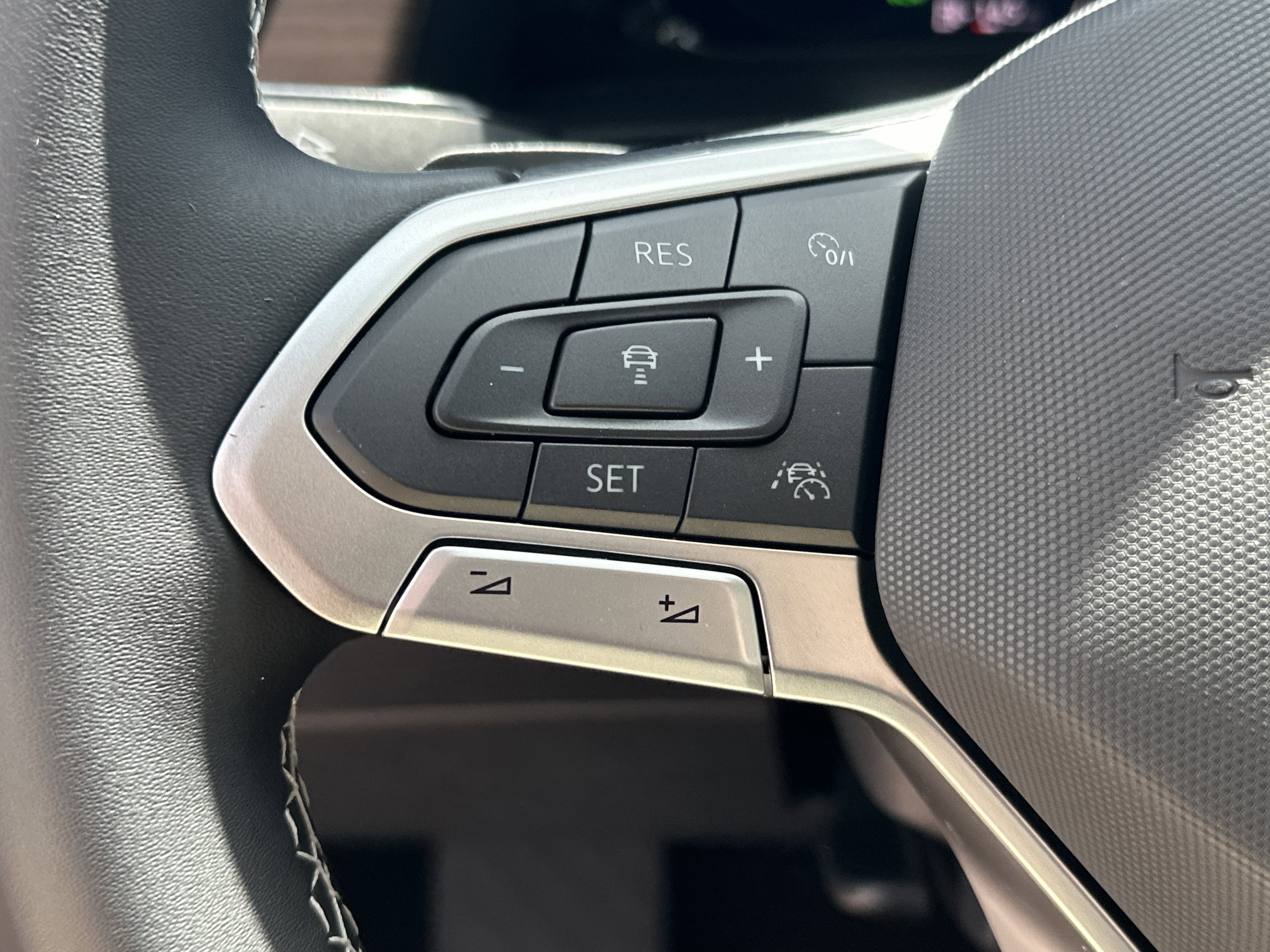 New 2026 Volkswagen Atlas SE image 17