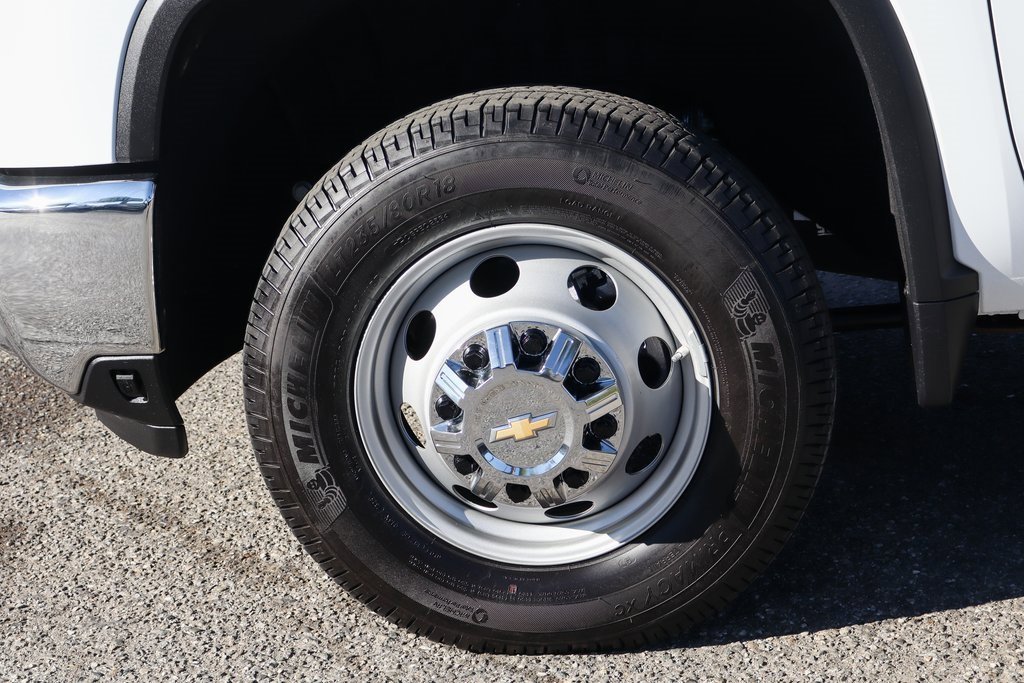 Used 2025 Chevrolet Silverado 3500 LT w/ Convenience Package image 48