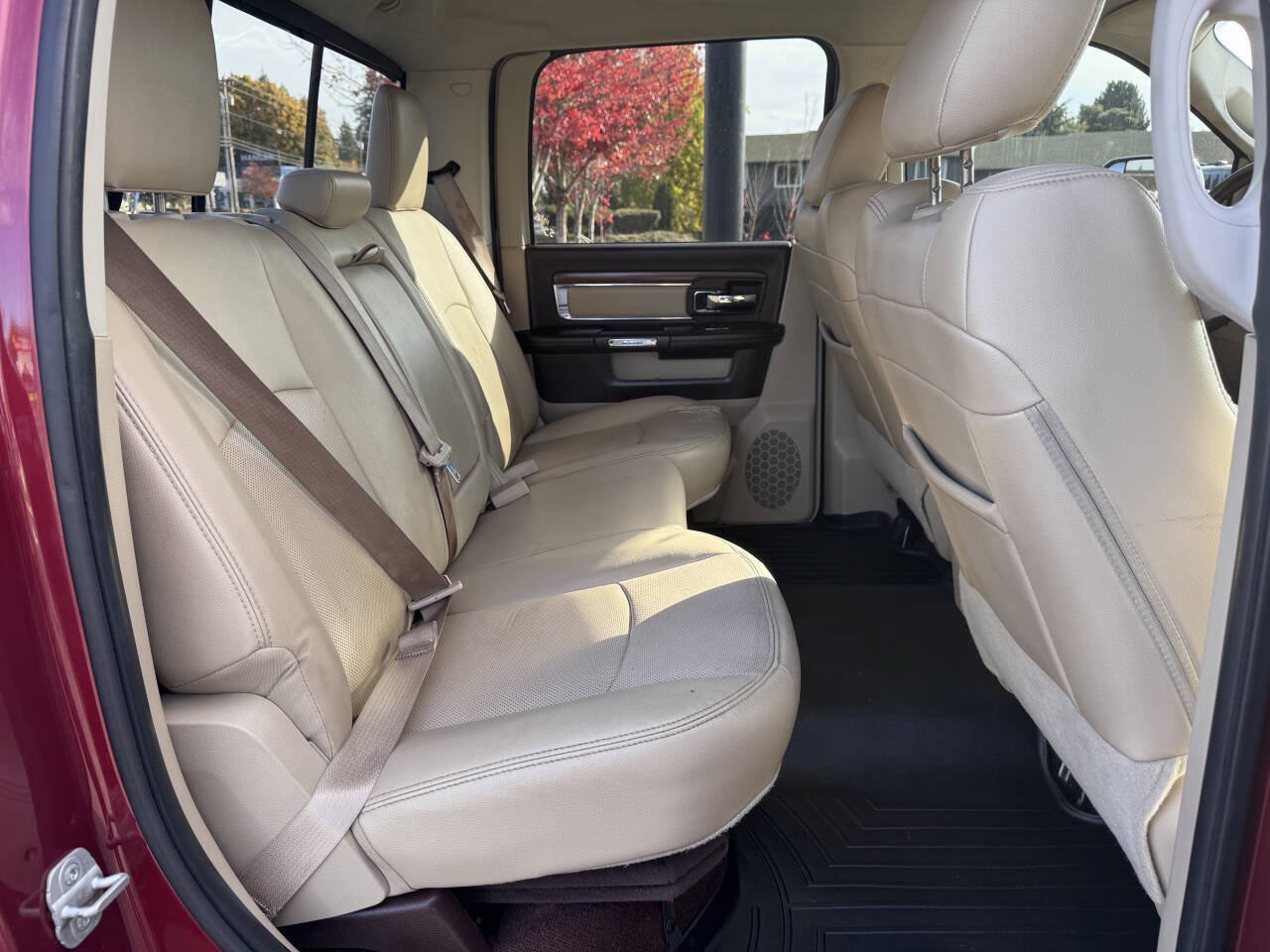 Used 2014 RAM 2500 Laramie w/ Convenience Group AWD/4WD image 9