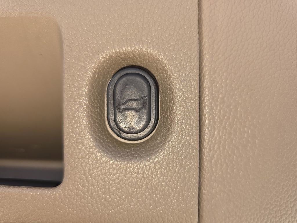 Used 2016 Chevrolet Tahoe LT image 27