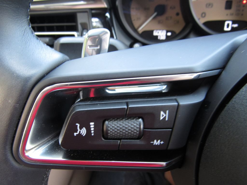 Certified 2026 Porsche Macan AWD/4WD image 34