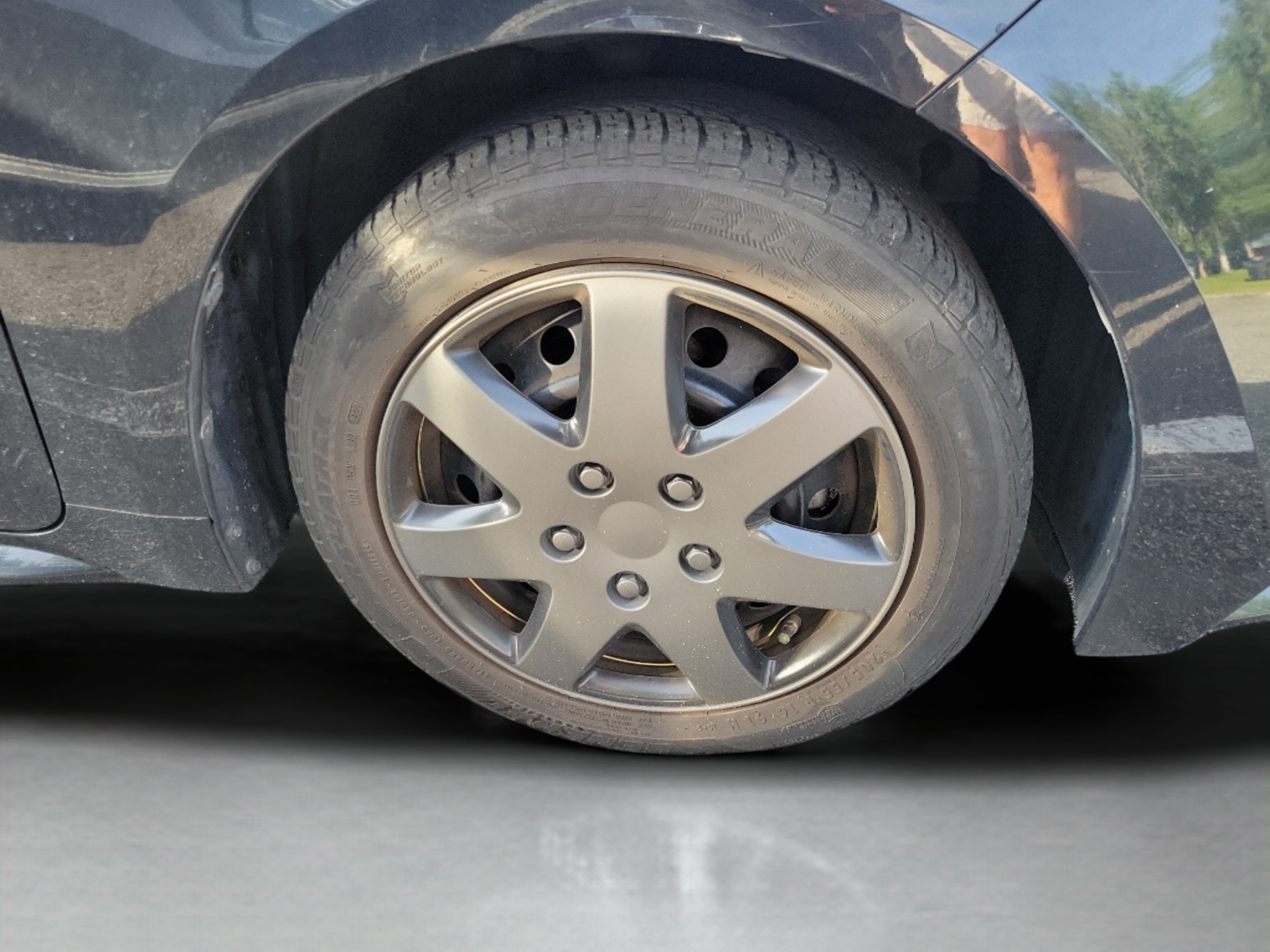 Used 2021 Toyota Corolla LE FWD image 16