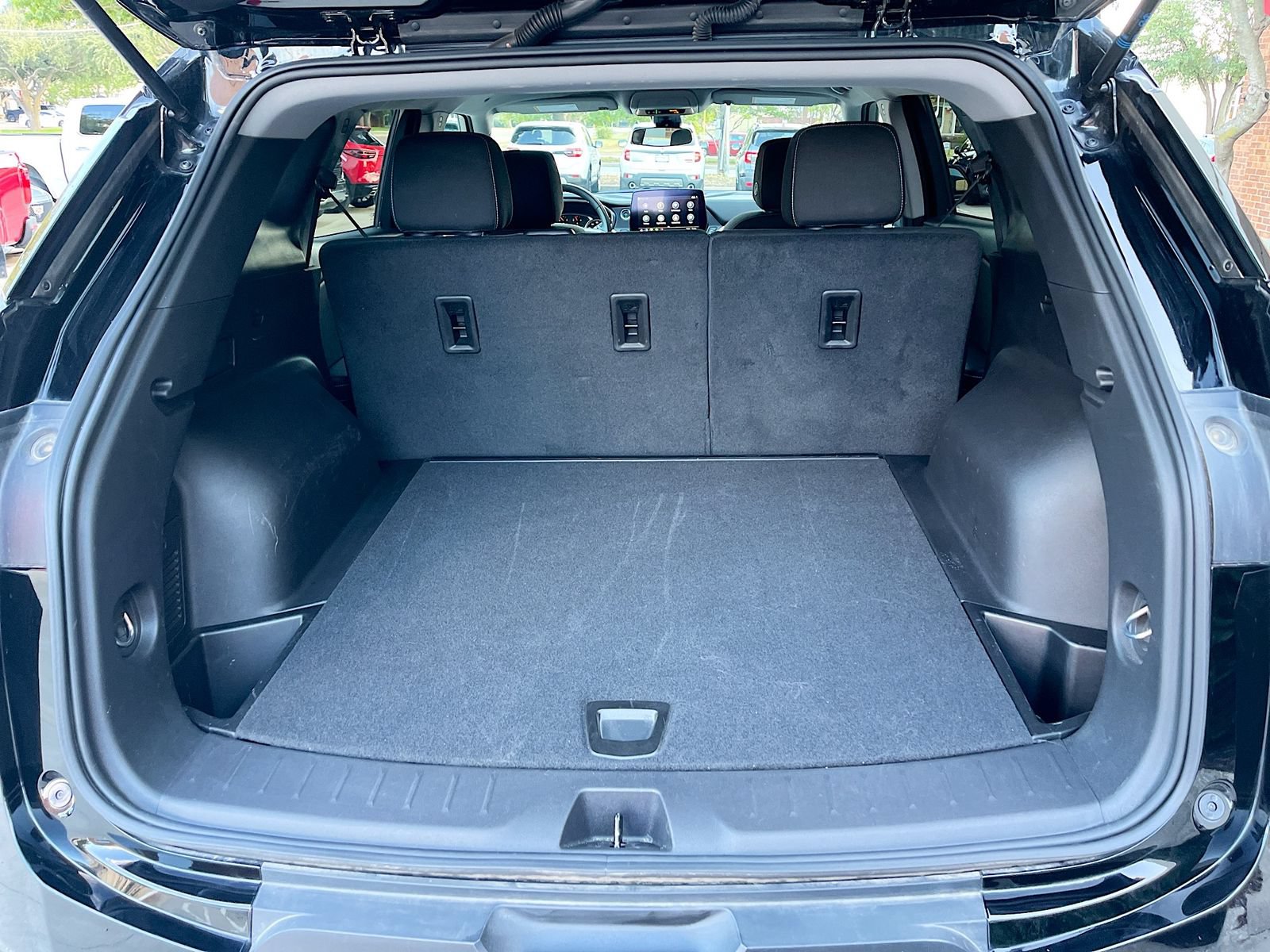 Used 2025 Chevrolet Blazer LT FWD image 24