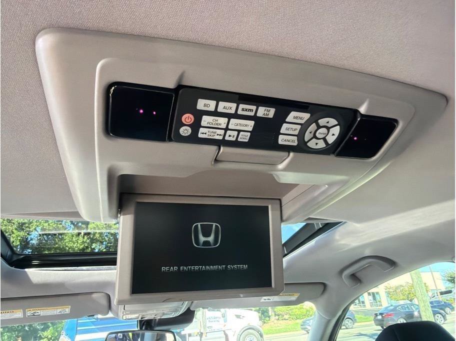 Used 2017 Honda Pilot Touring image 25