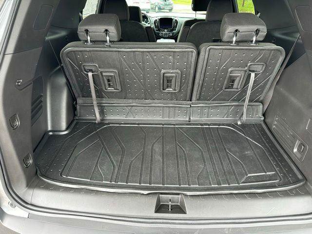 Used 2023 Chevrolet Traverse LT FWD image 12