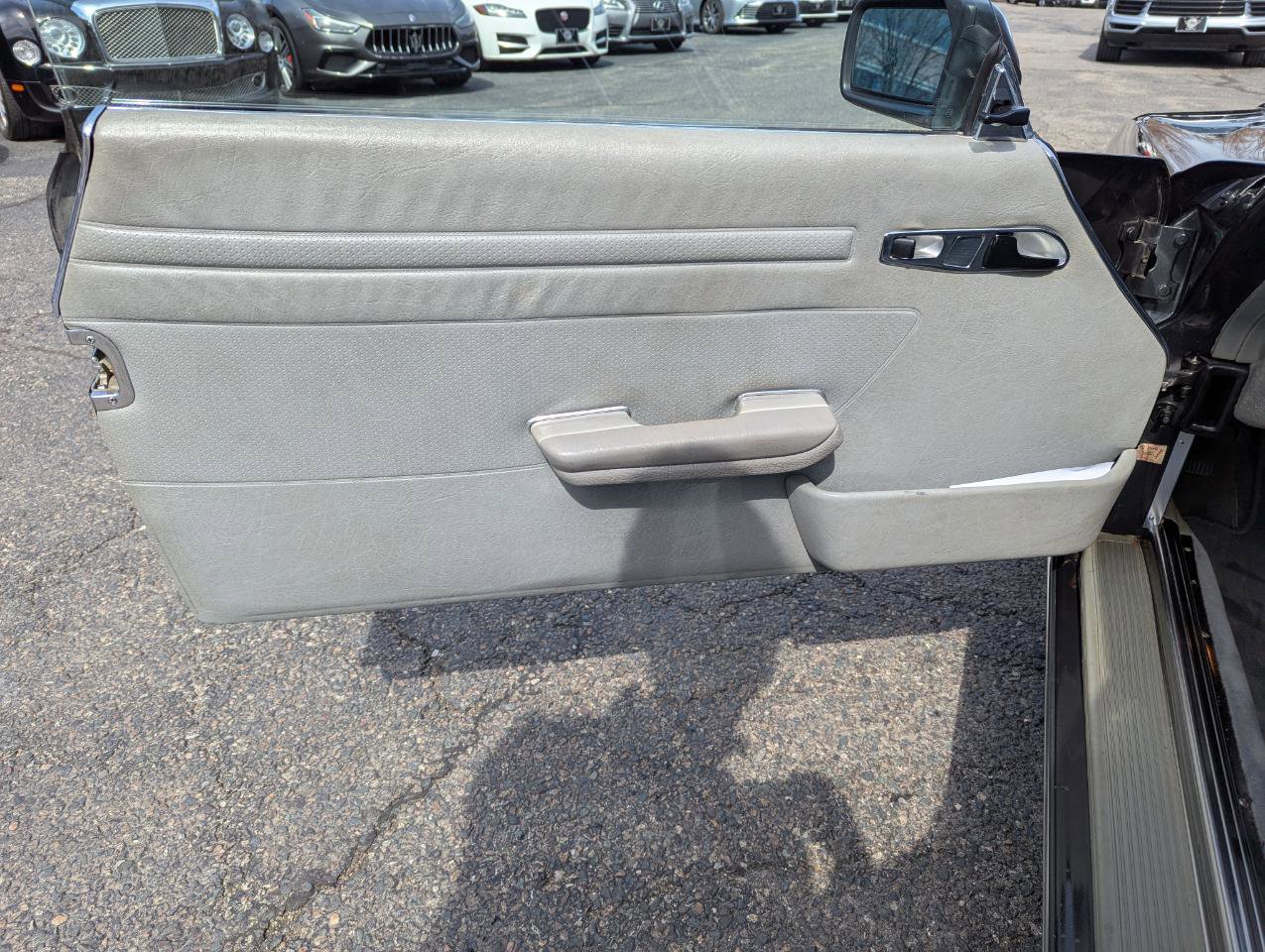 Used 1987 Mercedes-Benz 560 SL image 11