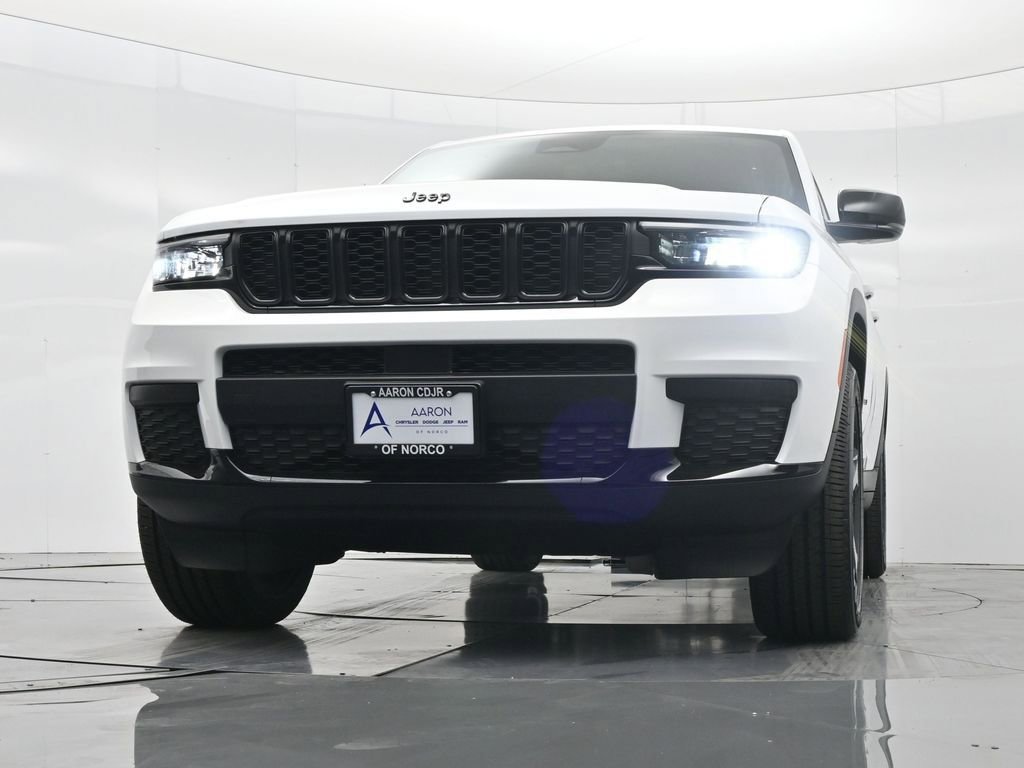 New 2025 Jeep Grand Cherokee L Altitude image 38