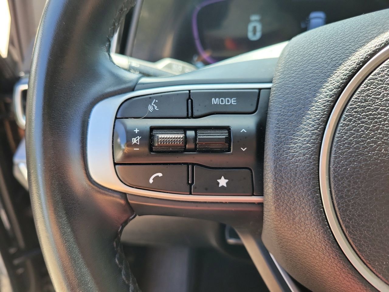 Used 2024 Kia Sportage EX image 18