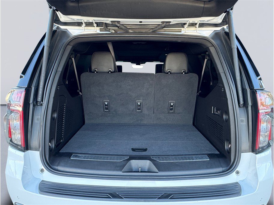 Used 2021 Chevrolet Suburban RST w/ Luxury Package image 28