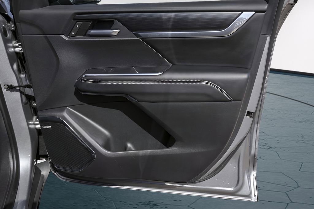 Certified 2025 GMC Acadia Elevation image 31