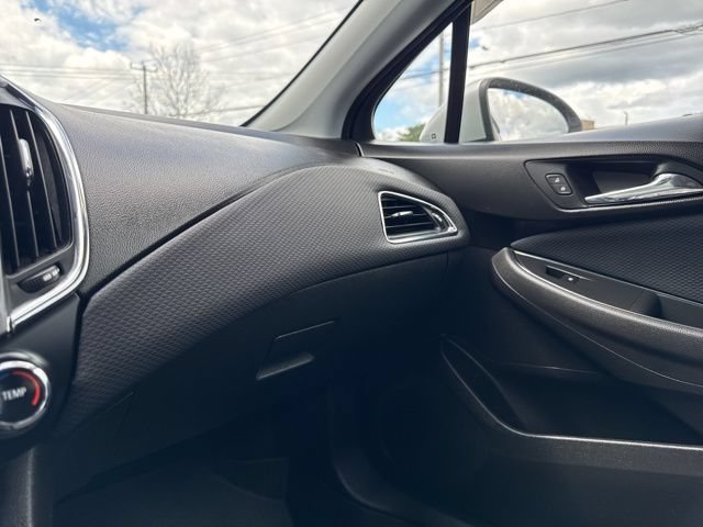 Used 2019 Chevrolet Cruze LS FWD image 13