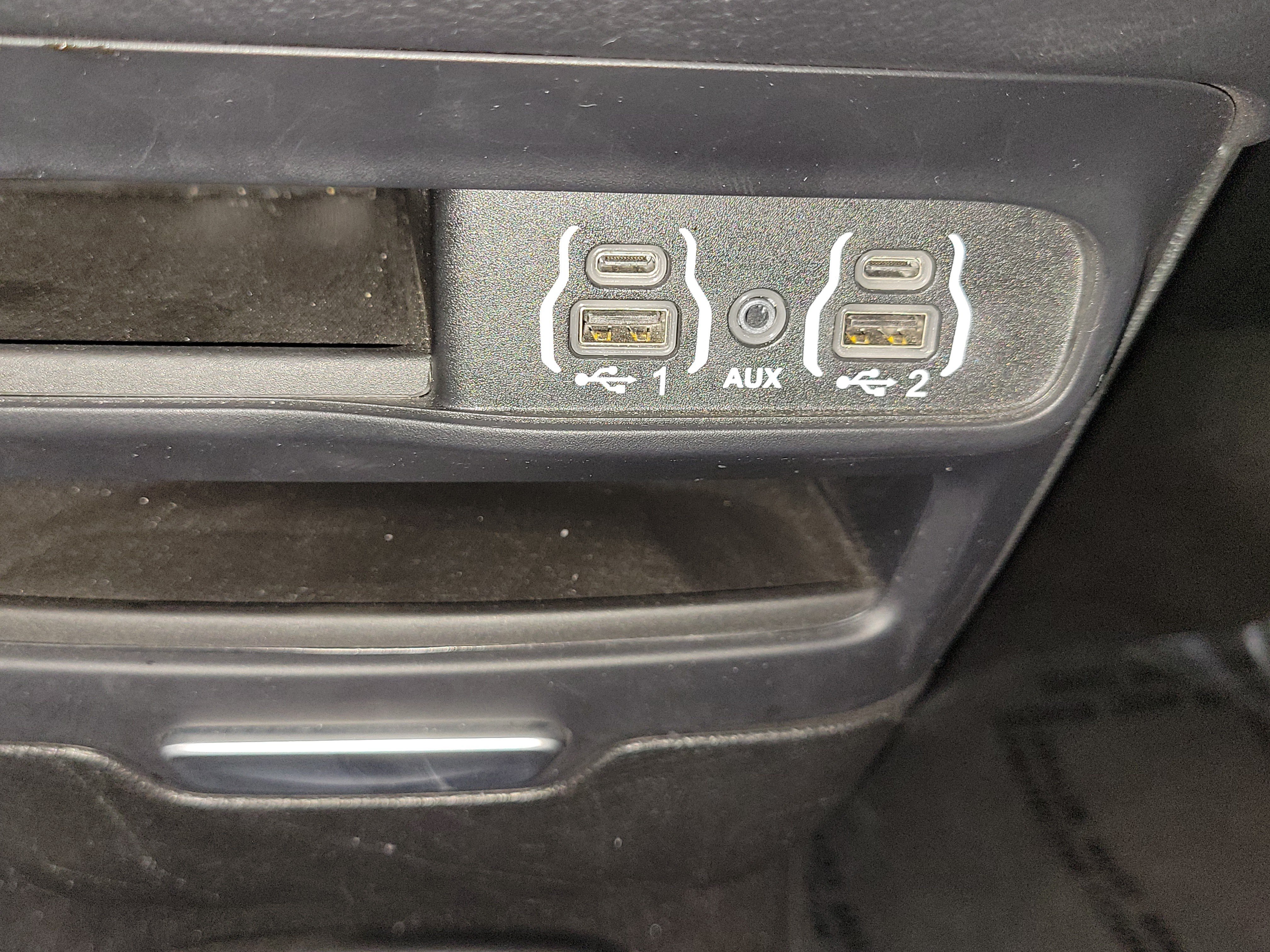 Used 2025 Chrysler Pacifica Select FWD image 30