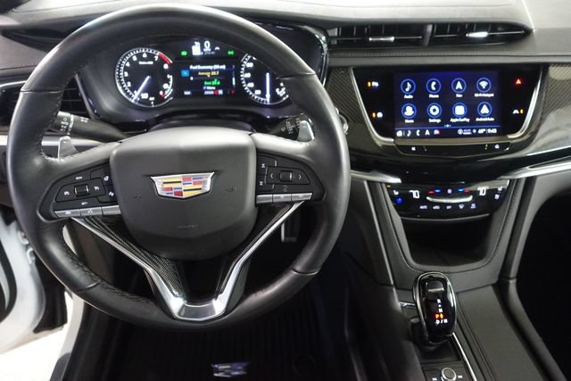Used 2024 Cadillac XT6 Sport w/ LPO, Floor Liner Package AWD/4WD image 12