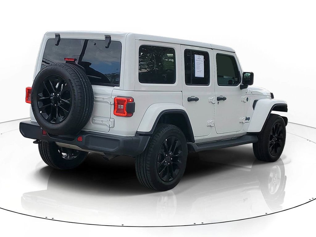 Used 2025 Jeep Wrangler Unlimited Sahara AWD/4WD image 4