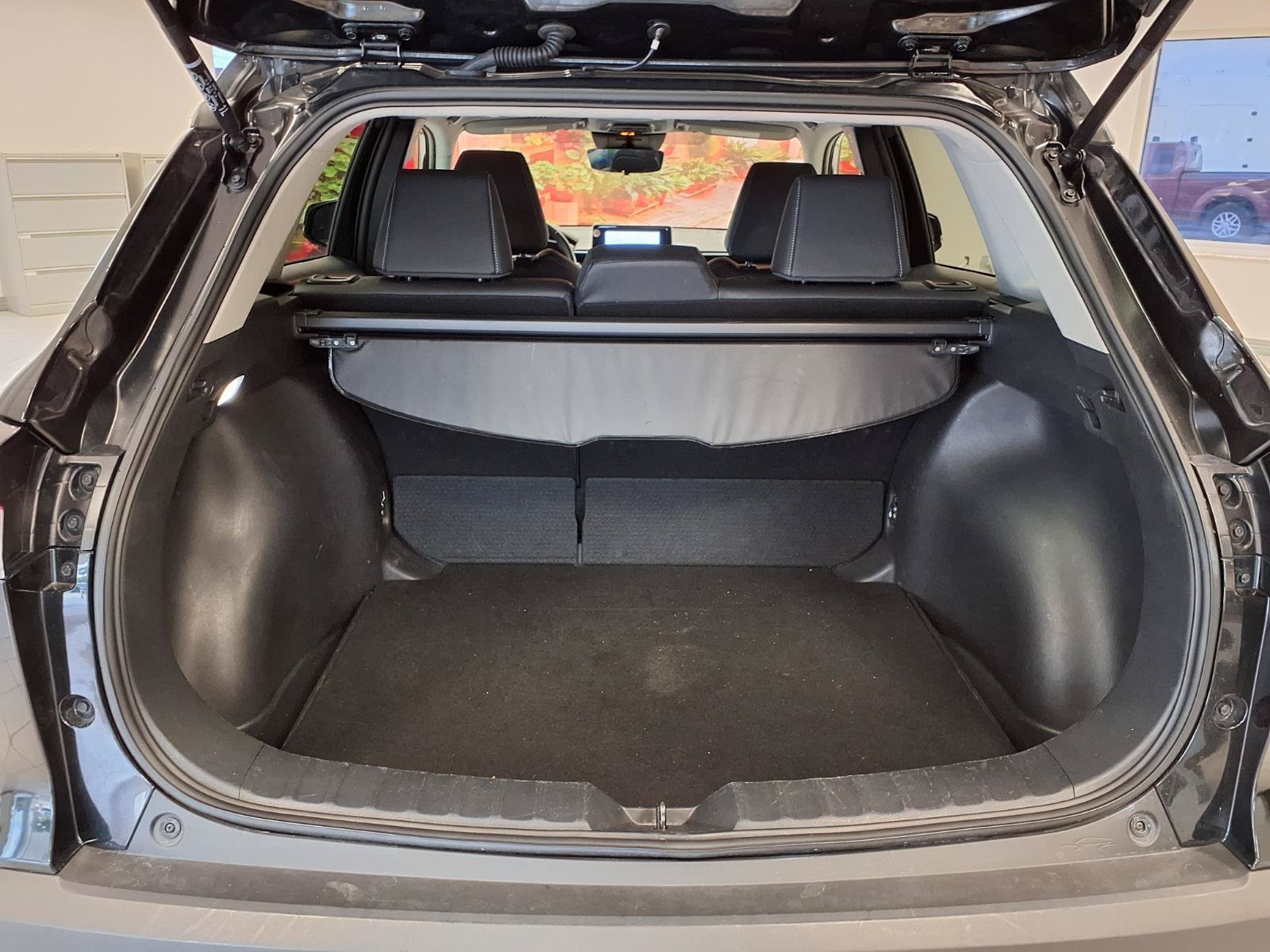 Used 2025 Toyota Corolla Cross XLE FWD image 15