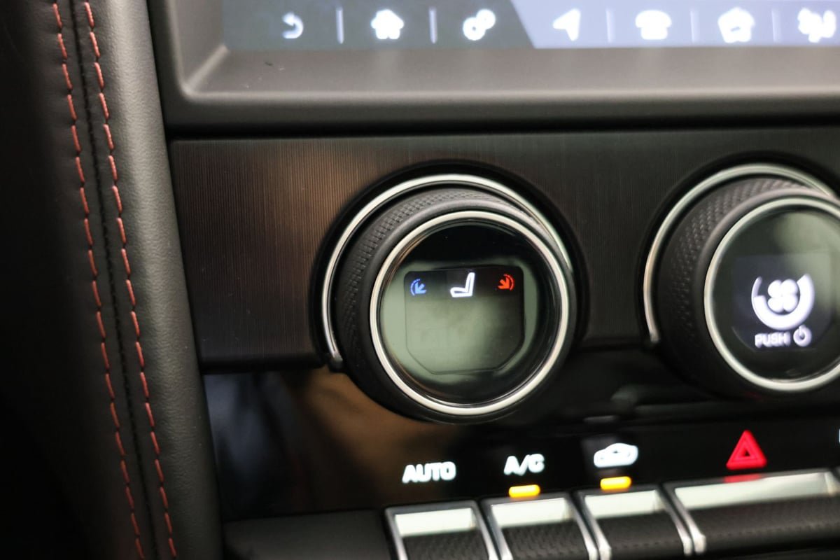 Used 2020 Jaguar F-TYPE Checkered Flag RWD image 9