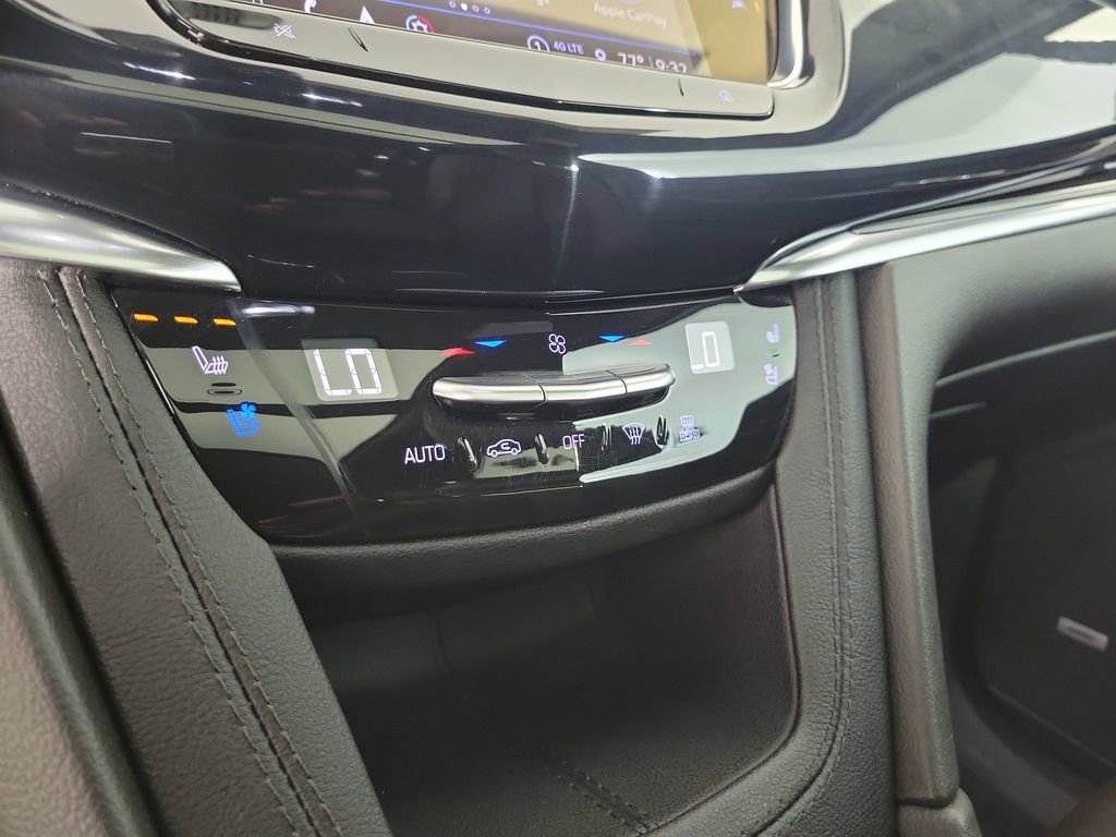 Used 2024 Cadillac XT6 Premium Luxury w/ Technology Package FWD image 29