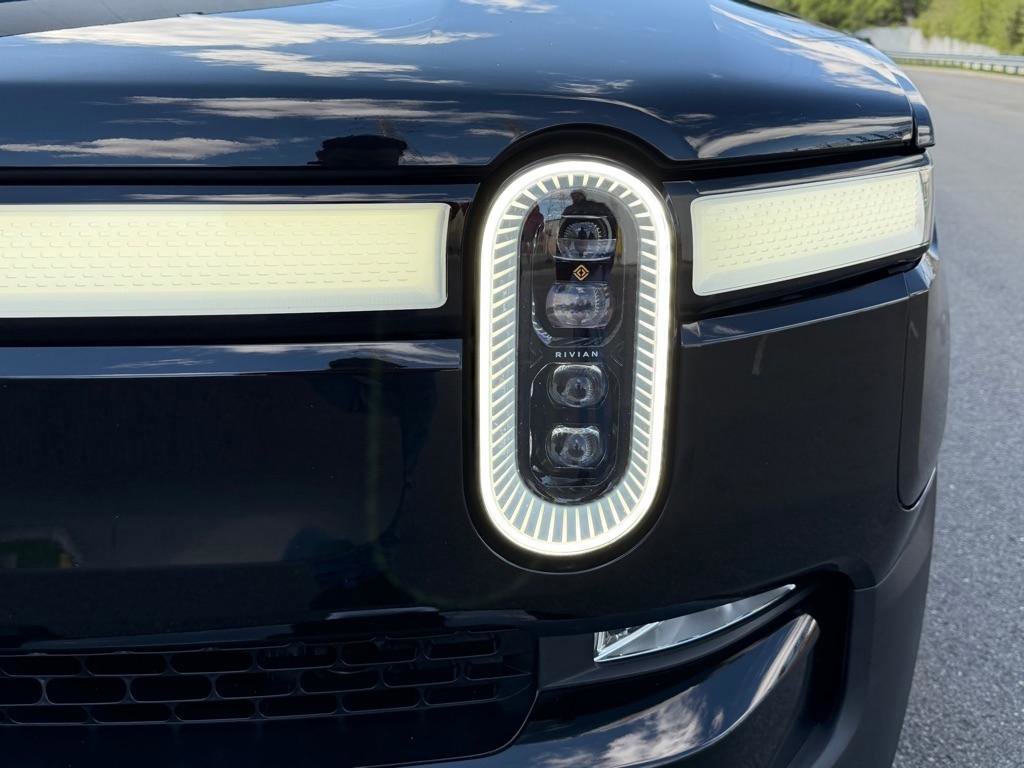 Used 2022 Rivian R1T Adventure image 12