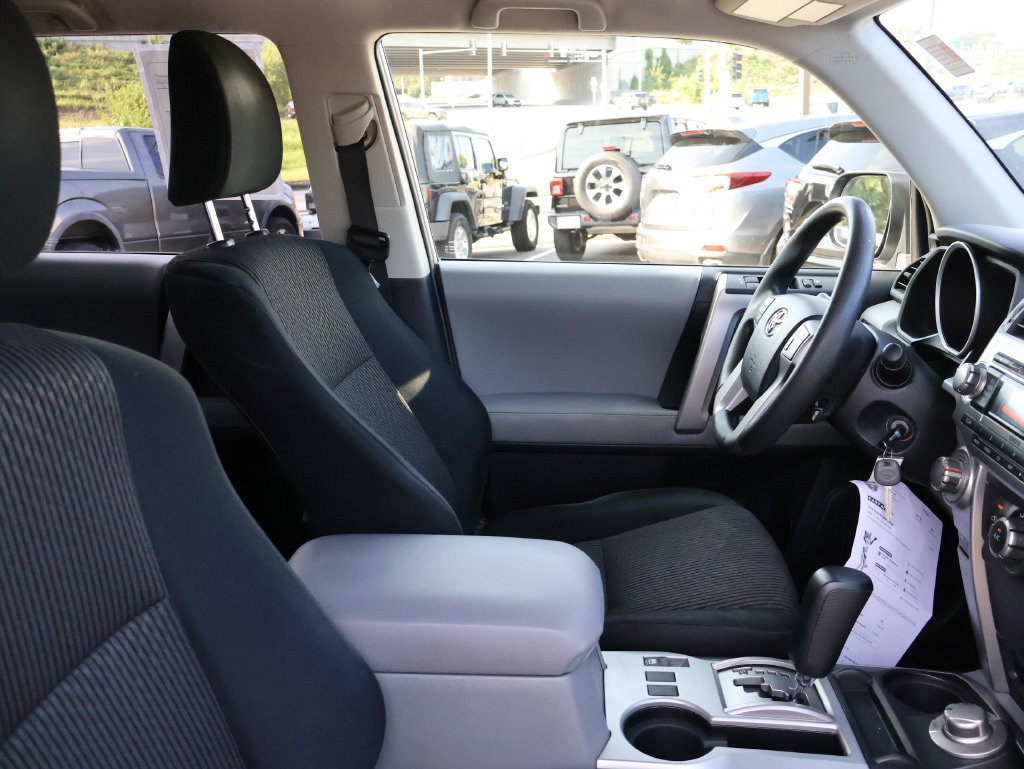 Used 2013 Toyota 4Runner SR5 AWD/4WD image 8