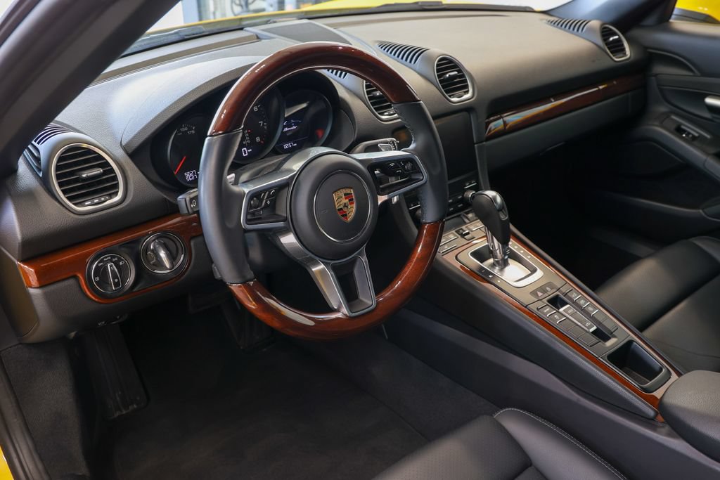 Certified 2024 Porsche 718 Boxster RWD image 4