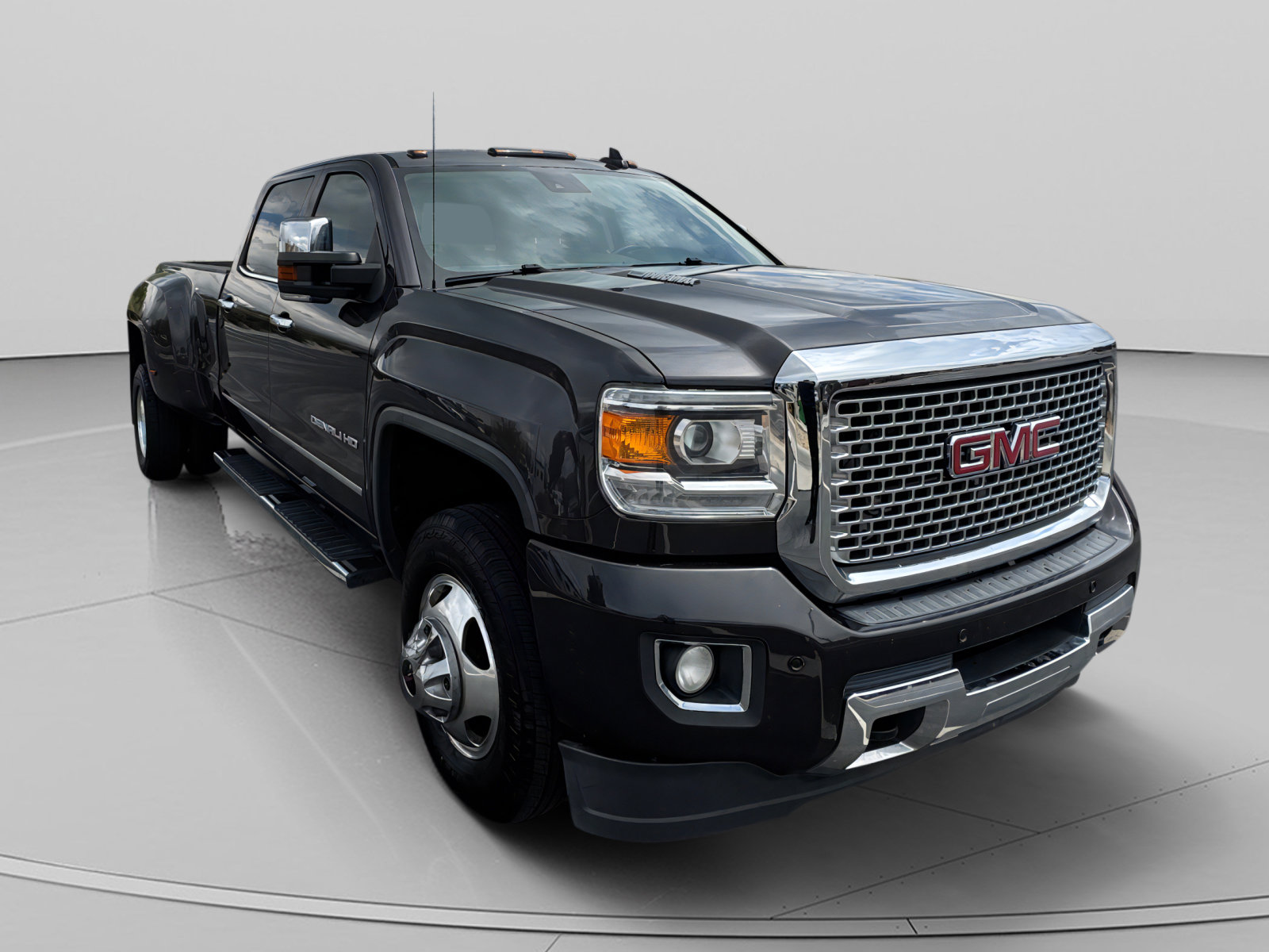 Used 2016 GMC Sierra 3500 Denali w/ Duramax Plus Package AWD/4WD image 7
