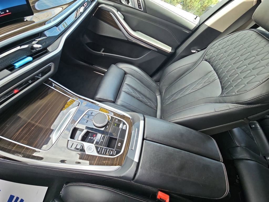Used 2023 BMW X7 xDrive40i image 17
