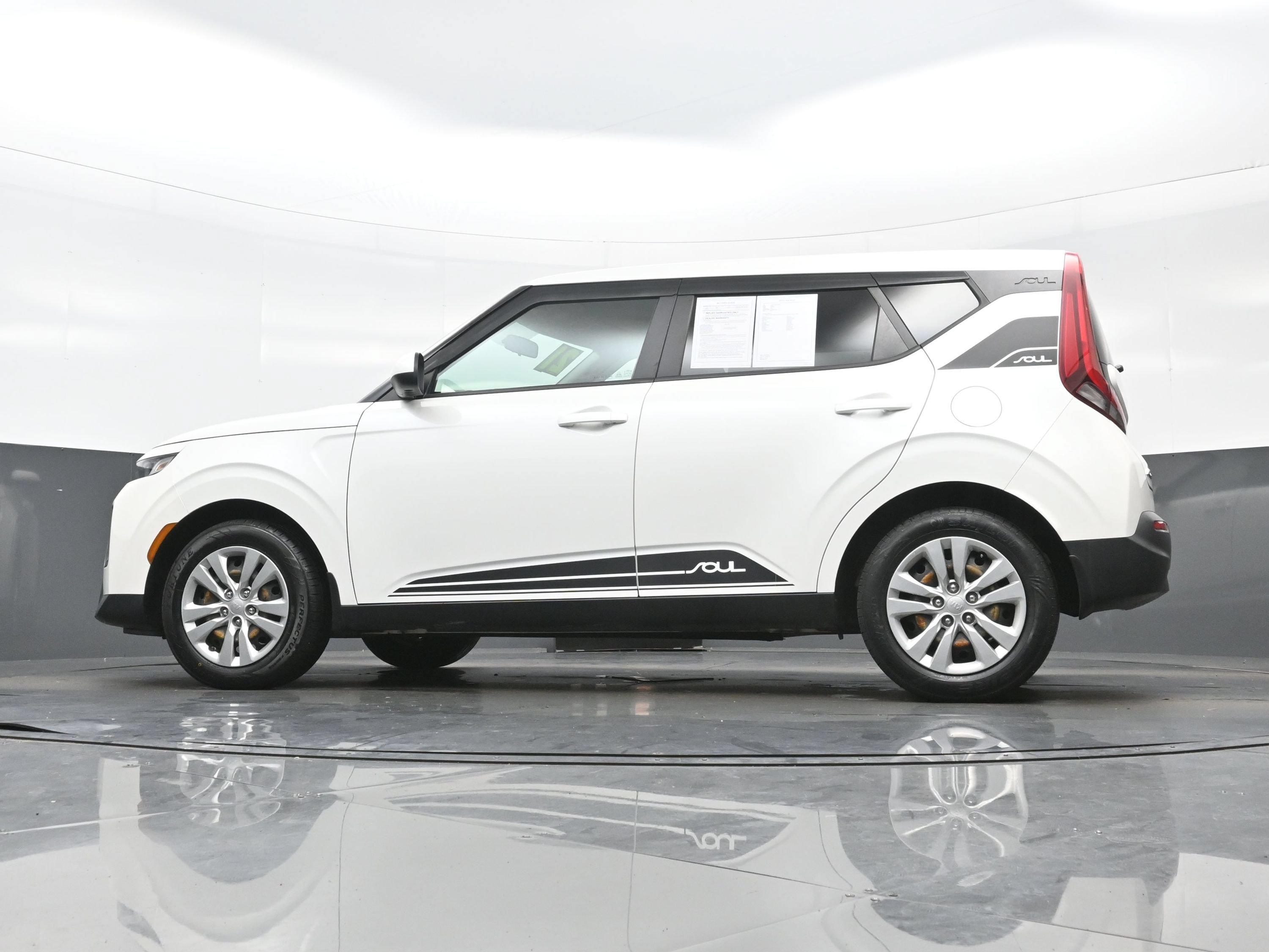 Used 2021 Kia Soul LX FWD image 25