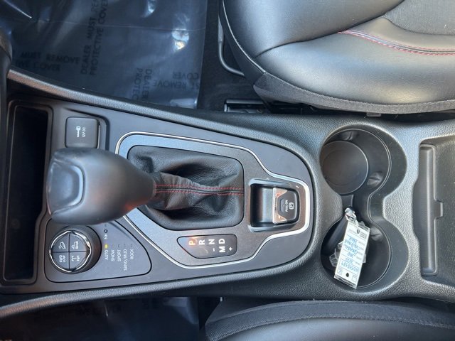 Used 2022 Jeep Cherokee Trailhawk image 32