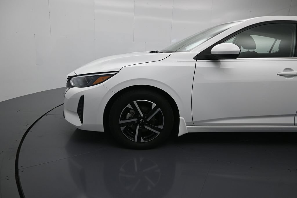 Used 2024 Nissan Sentra SV FWD image 9