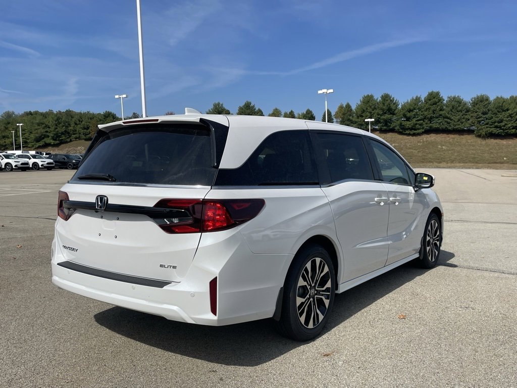 New 2026 Honda Odyssey Elite image 3