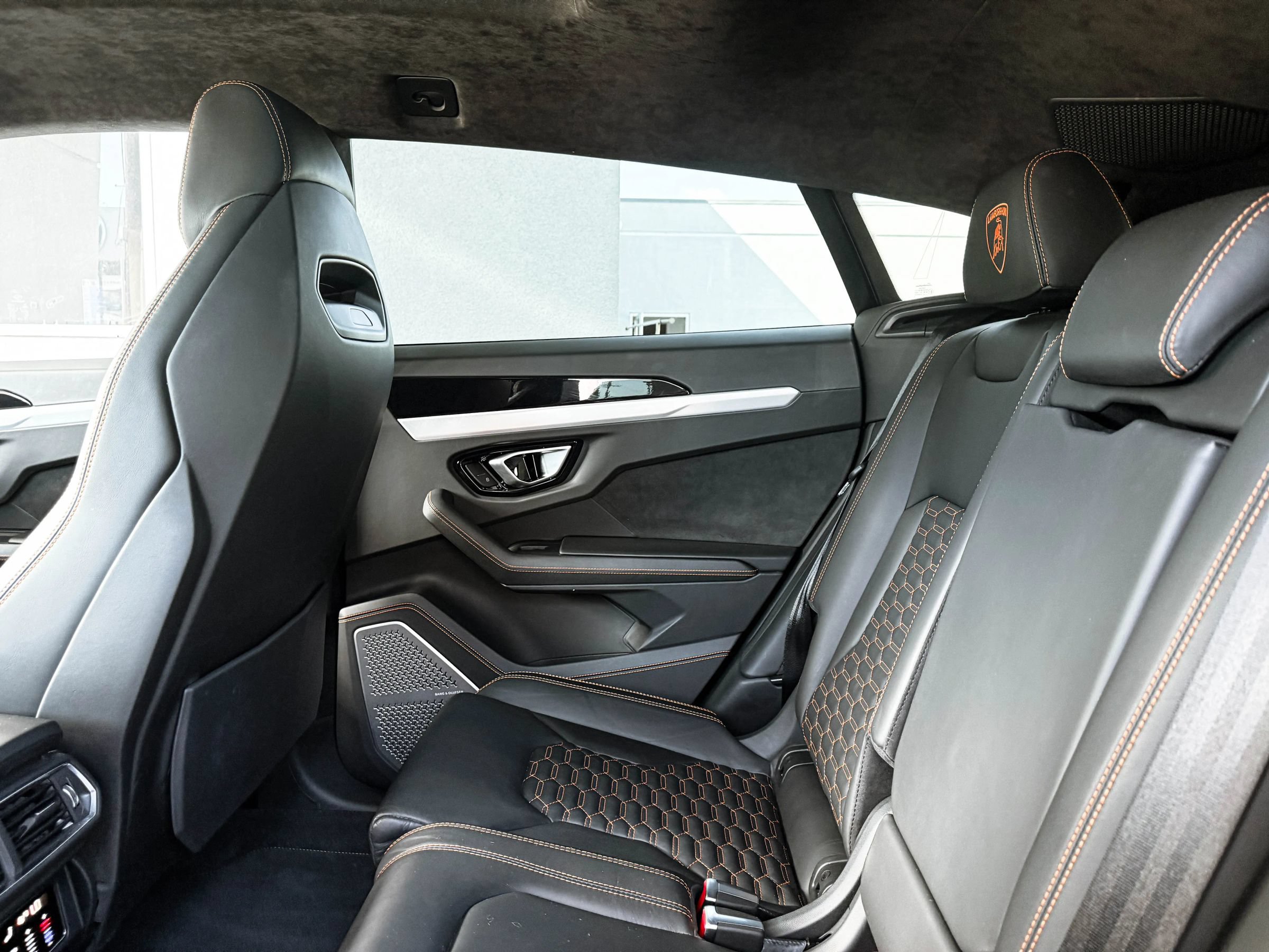 Used 2021 Lamborghini Urus AWD/4WD image 25