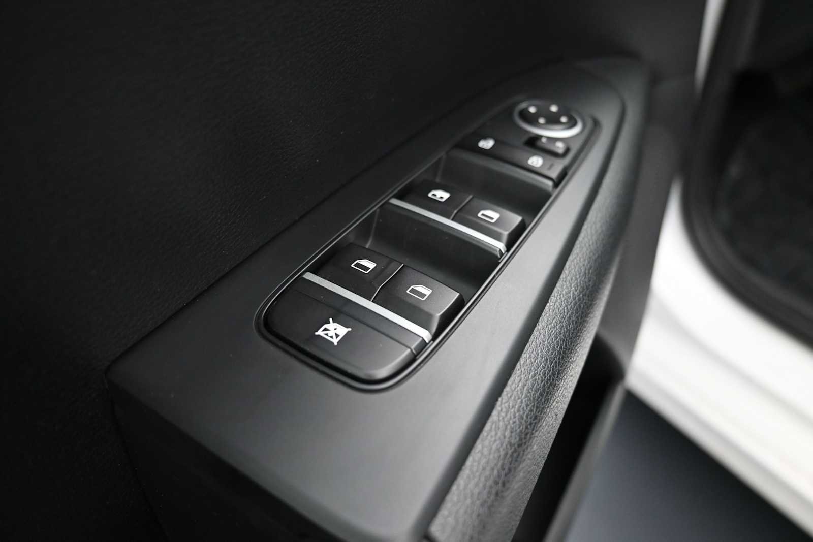 Used 2024 Kia Forte LXS w/ LXS Technology Package FWD image 10