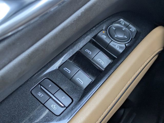 Used 2023 Cadillac Escalade Premium Luxury w/ Performance Package image 25