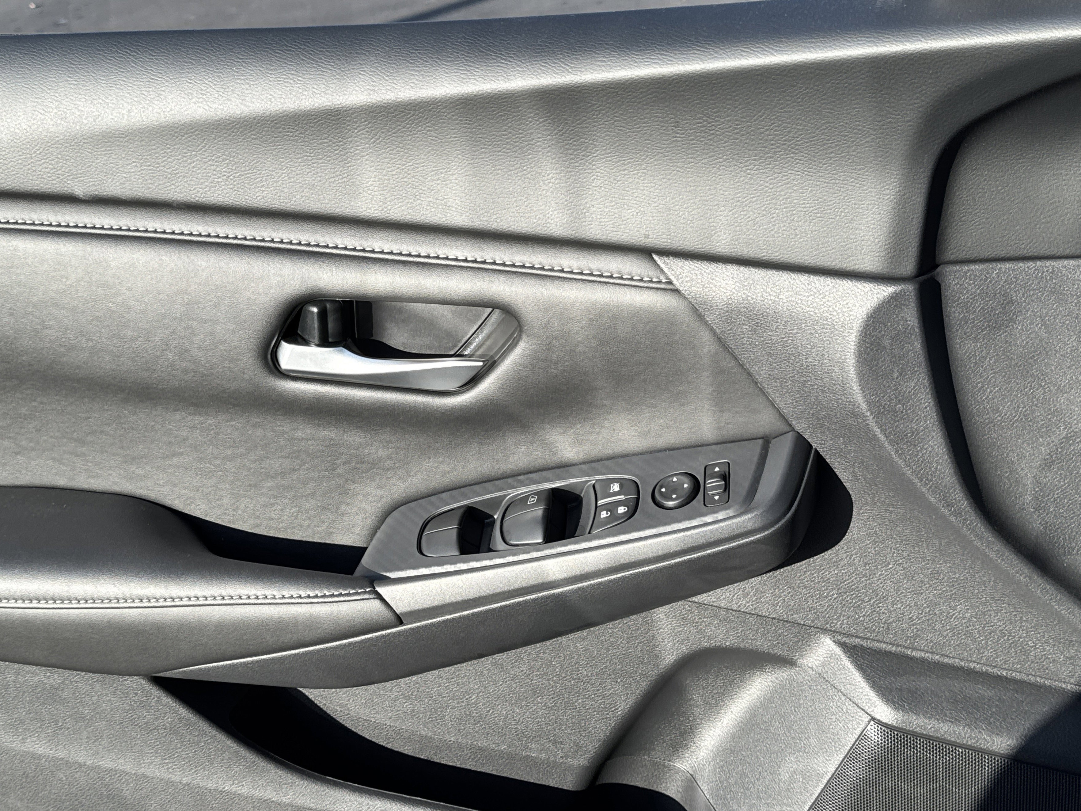 New 2025 Nissan Sentra SV image 9